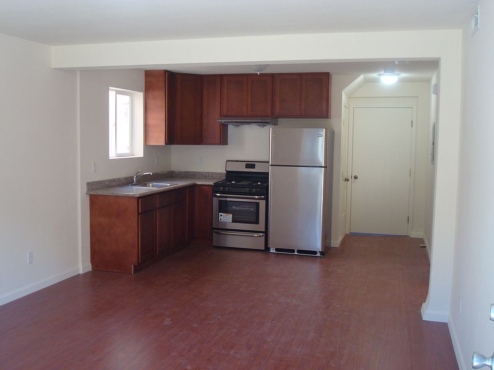 1st image of 275 Morton Dr