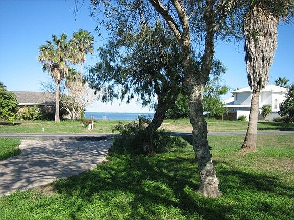5th image of 241 Beach Blvd