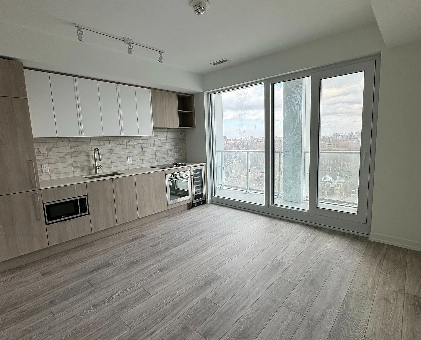 1 bed, $2,149 — Photo 3