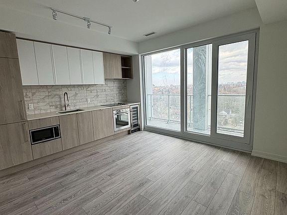 3rd image of 2020 Bathurst St #1512