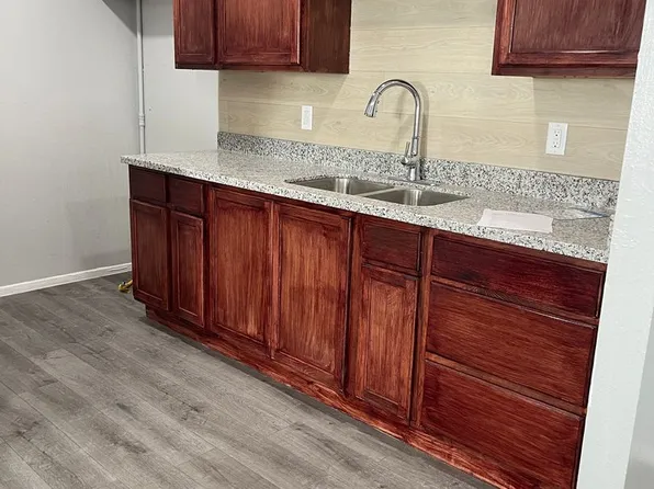 3226 ave O, 3226 Avenue O APT 11, Galveston, TX 77550