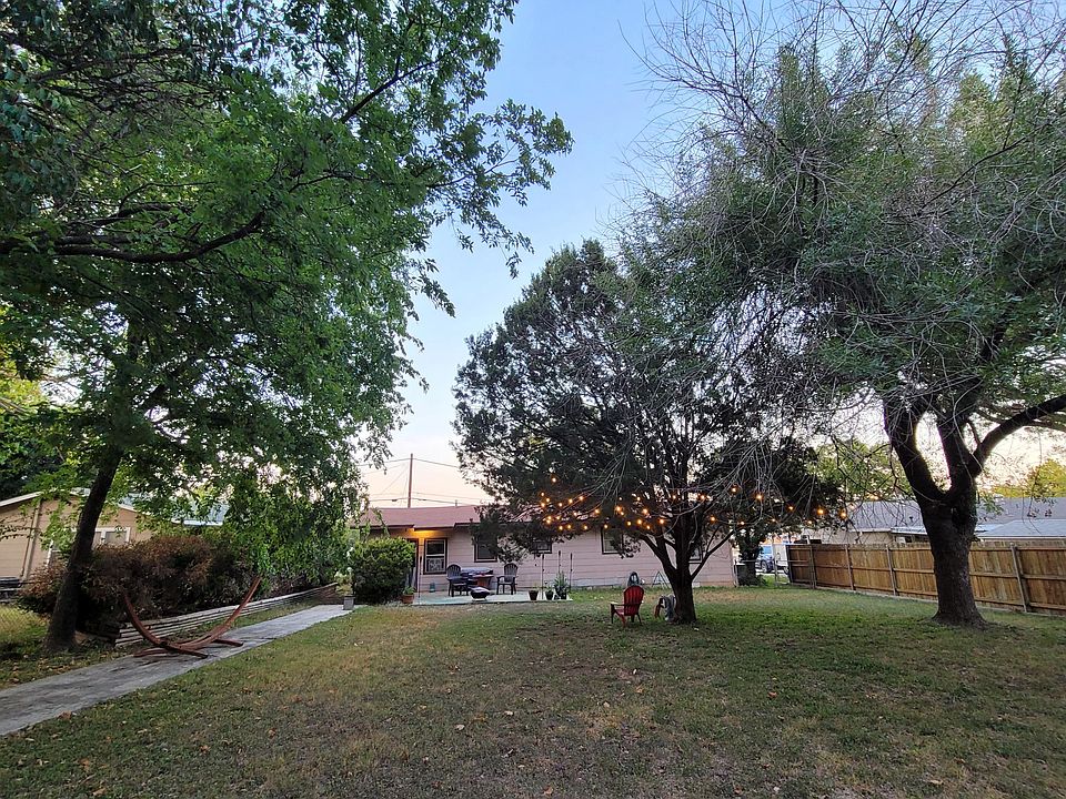 1st image of 667 Rosemary Dr