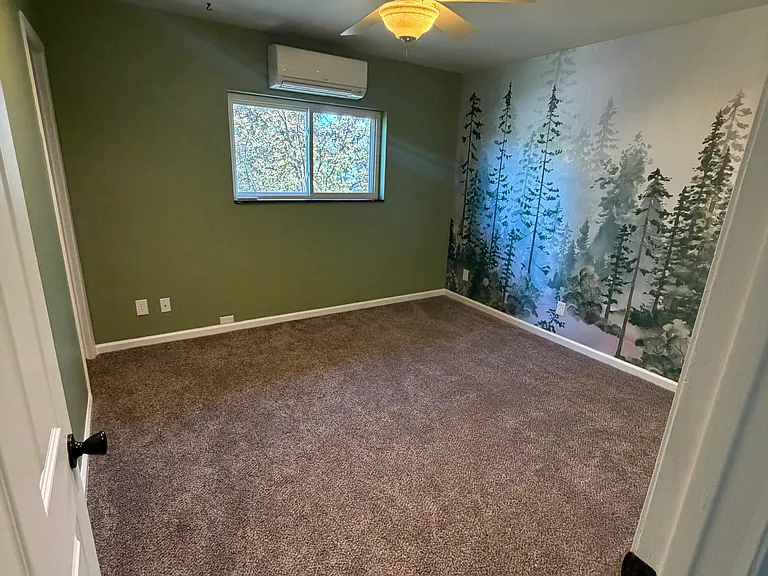 780 Excalibur St — Photo 27