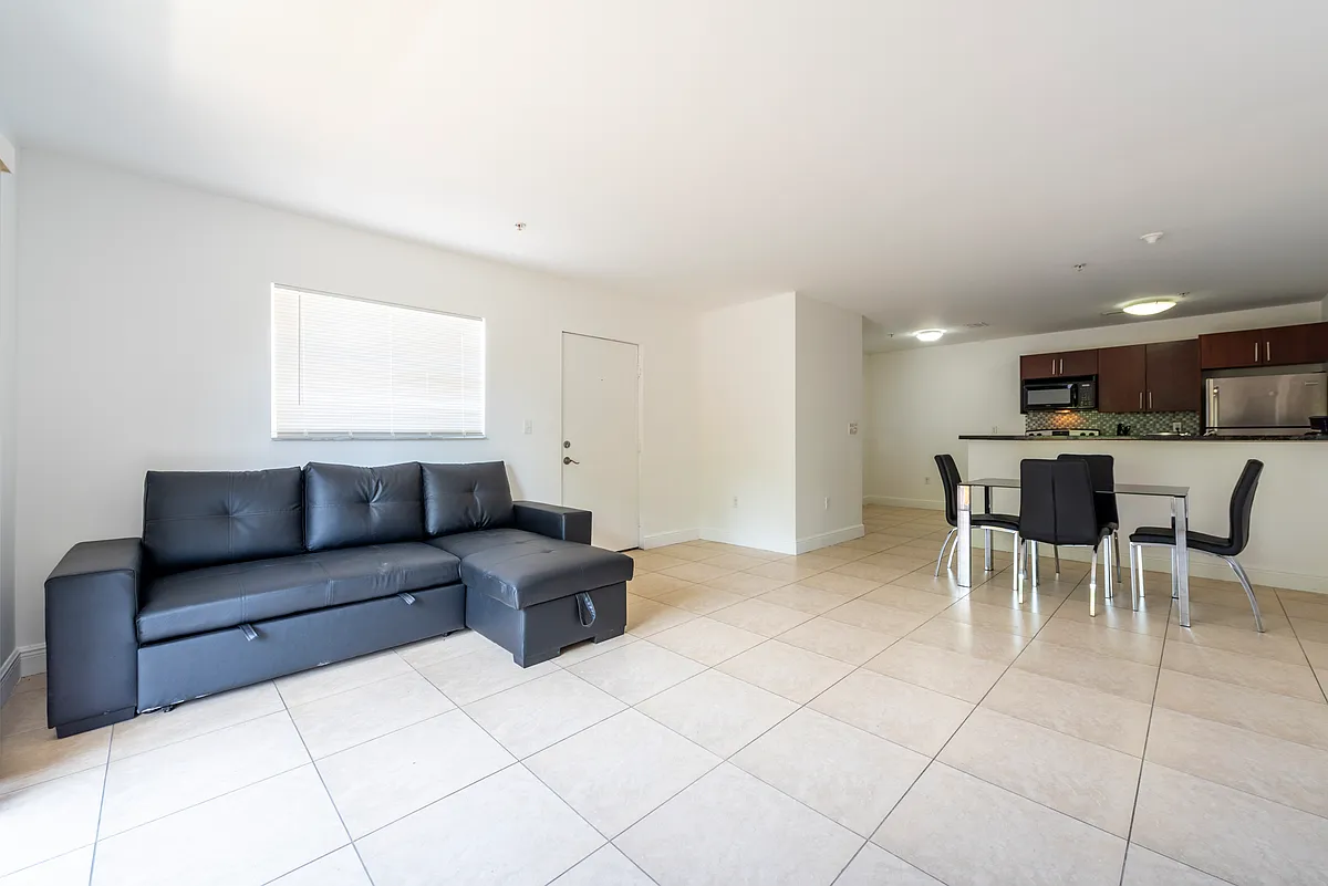 Building Photo - The Oaks Condominium