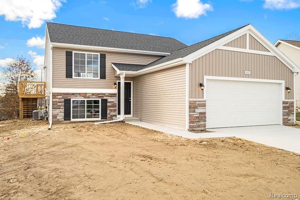 1st image of 3037 Oxford Ln
