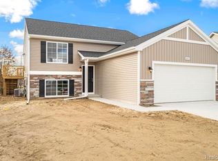 3037 Oxford Ln, Flushing, MI