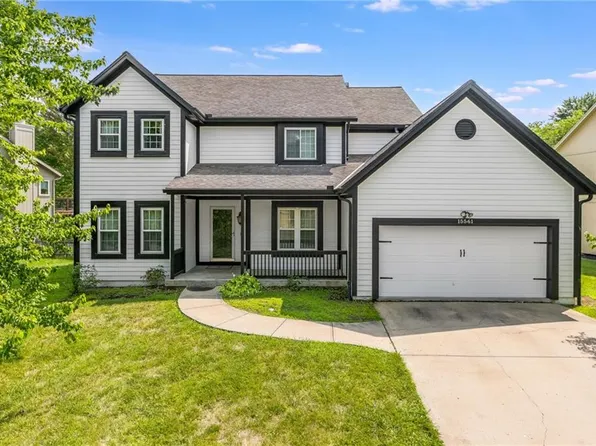 15561 W 140th Ter, Olathe, KS 66062