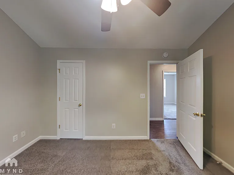 4963 McKinley Dr — Photo 8