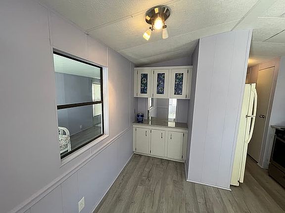 4th image of 11911 66th St #523