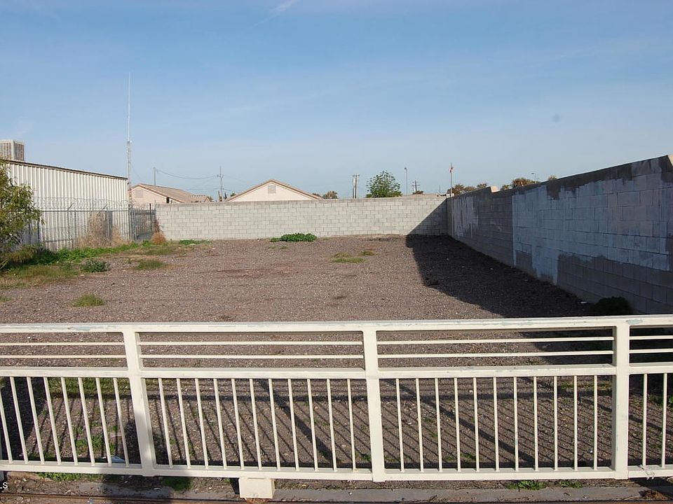 2nd image of 726 E Main St #2