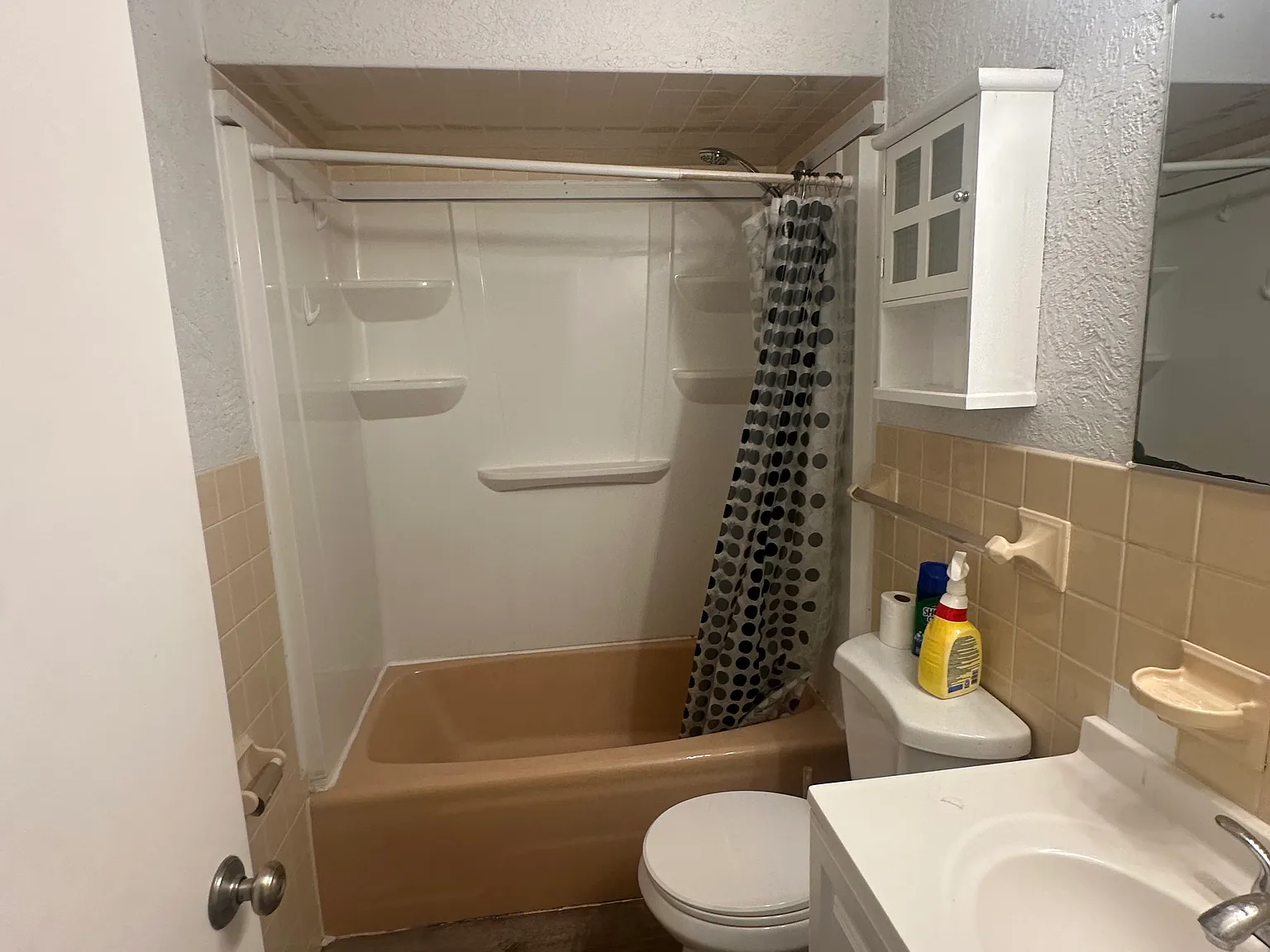 3 bed, 861 sqft, $1,600 — Photo 2