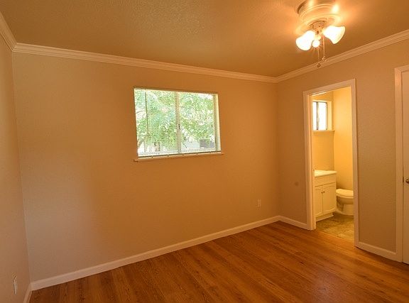 3rd image of 111 6th St APT 8