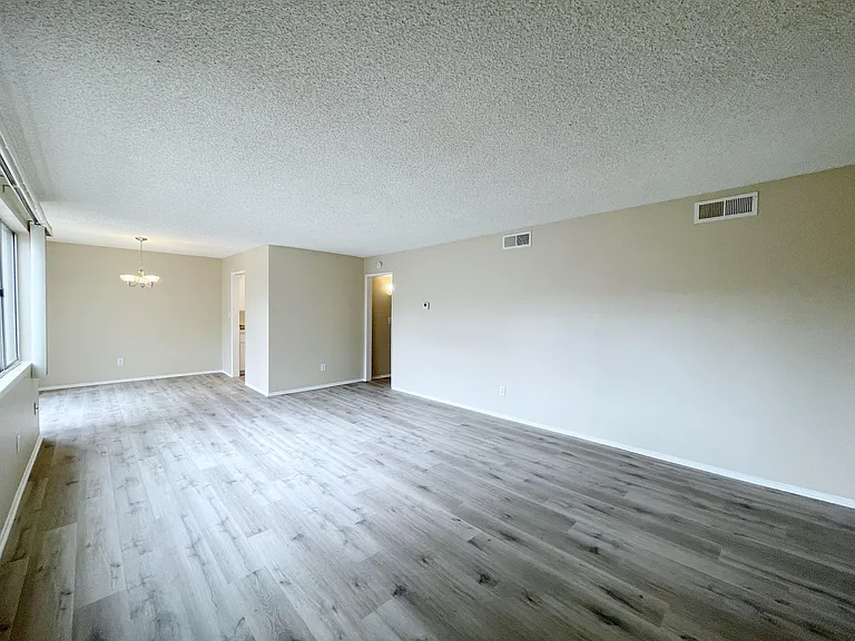 350 S Oakland Ave — Photo 19