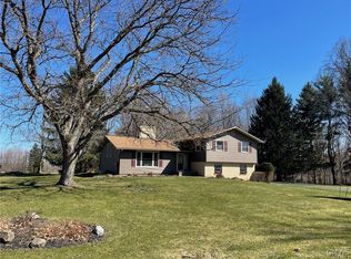 629 Deerfield Dr, Oneida, NY