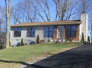 518 Cherry Hills Dr, Tazewell, VA 24651