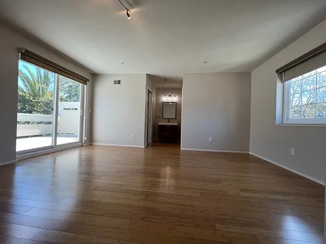 363 N Rengstorff Ave #13 — Photo 14