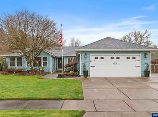 1468 E Burnett St, Stayton, OR 97383