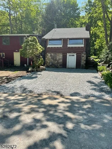 1 bed, 1.0 bath, $2,000 — Photo 1