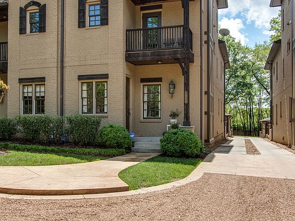 3rd image of 1511B Gale Ln