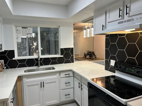 2813 Ursa Cir