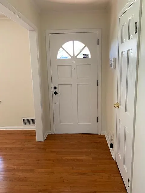 4 bed, 2850 sqft, $3,900 — Photo 3