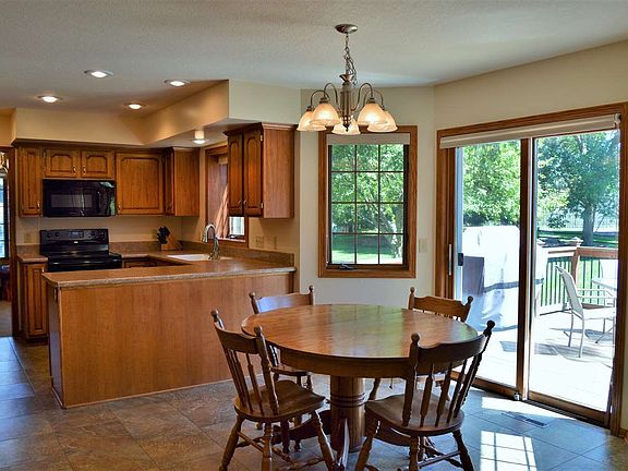 5th image of 3768 Deerbrook Dr
