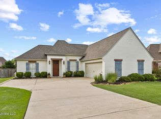 121 Sweetbriar Dr, Canton, MS 39046