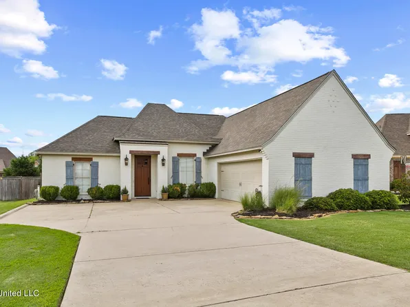 121 Sweetbriar Dr, Canton, MS 39046