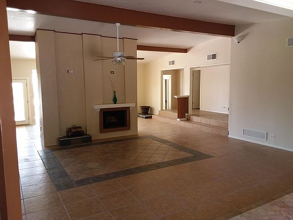 4th image of 3711 Laguna Pl