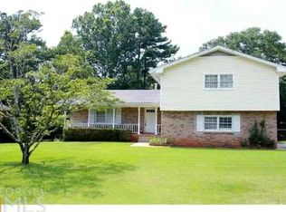 1277 Mannbrook Dr, Stone Mountain, GA 30083