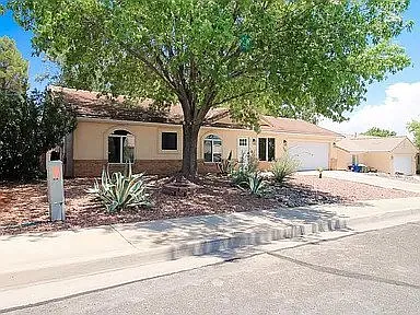 3 bed, 2.0 bath, 1150 sqft, $2,000 — Photo 2