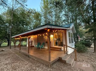 9 H St, Cascade, ID 83611