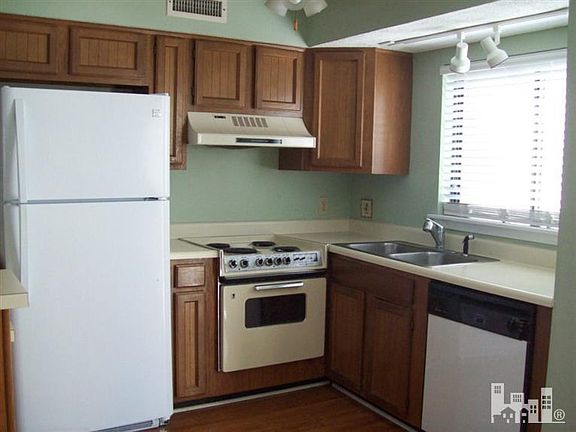 4th image of 1411 S Lake Park Boulevard #A1