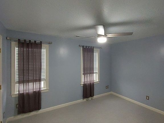 5th image of 205 Ashwood Dr