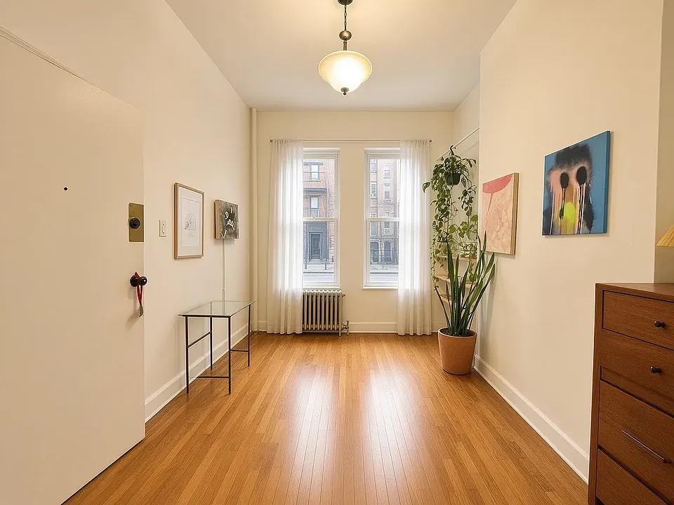 940 Kent Ave #1L