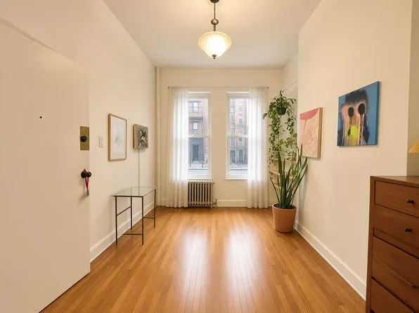 940 Kent Ave APT 1L, Brooklyn, NY 11205