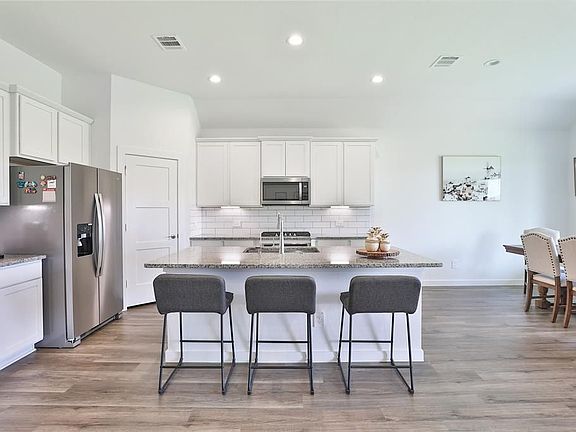 3rd image of 1508 Sunrise Gables Dr