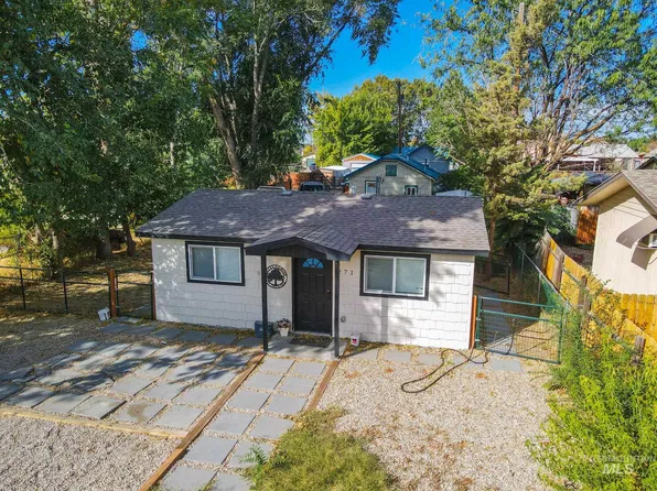271 NW 7th St, Ontario, OR 97914