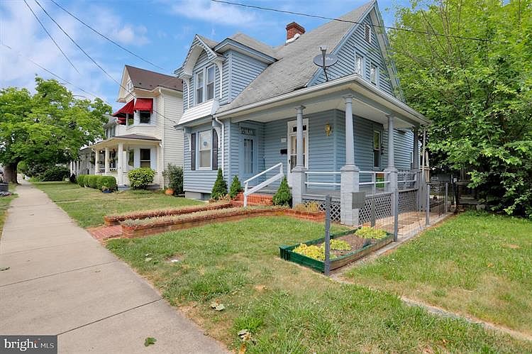 1st image of 706 W John St