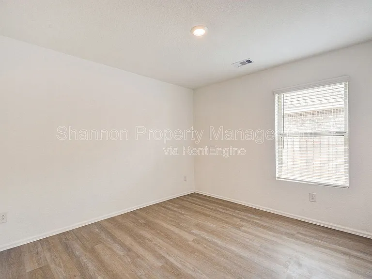 26735 Wilderye Cove Ln — Photo 12