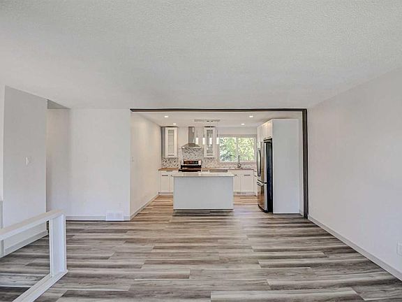 4th image of 205 W Allan Cres SE
