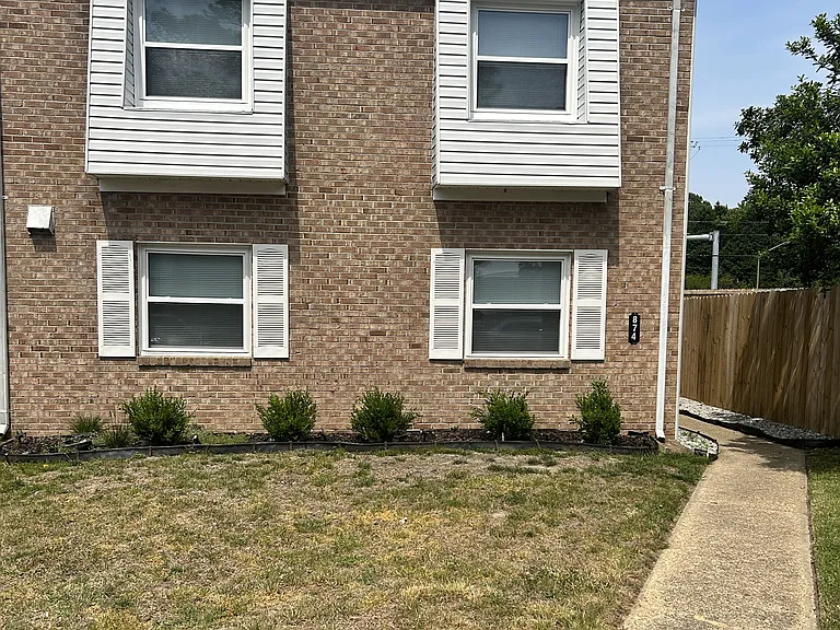 874 Jamestown Landing Rd — Photo 1