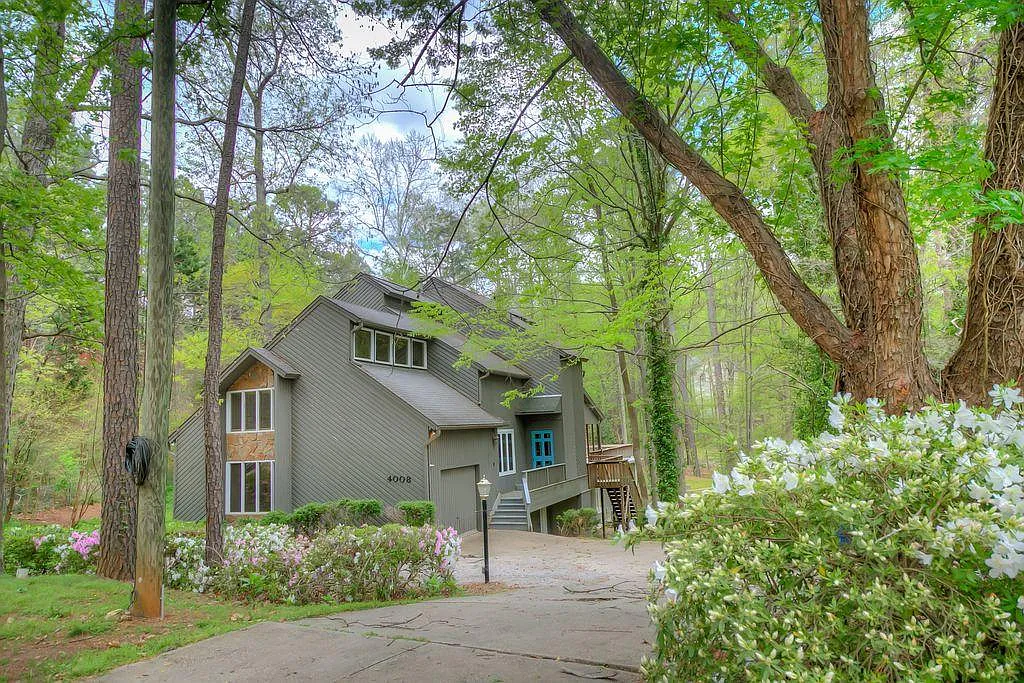 4008 Yadkin Dr — Photo 1