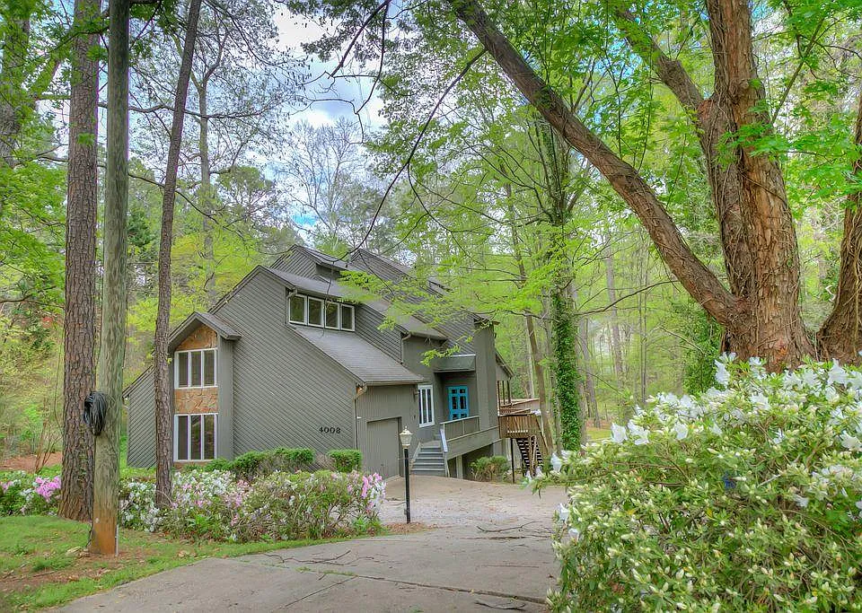 4008 Yadkin Dr #UPSTAIRS
