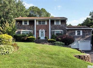 14 Broadoak Ln, Dix Hills, NY 11746