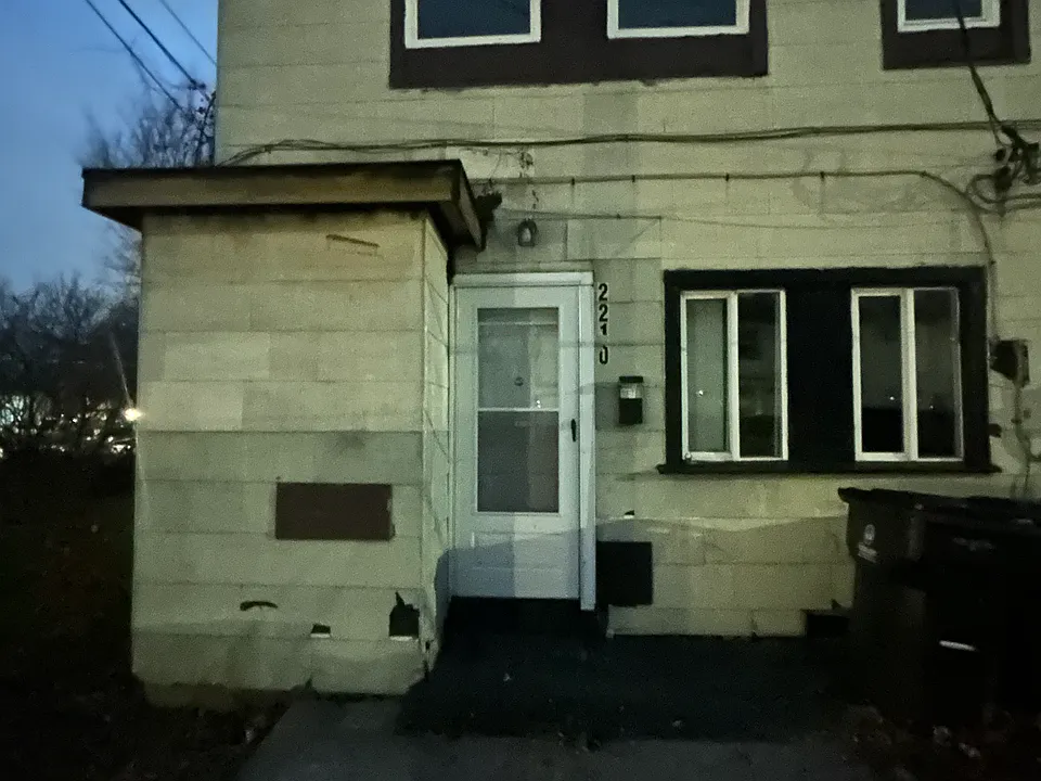 2210 Ellsworth Ave