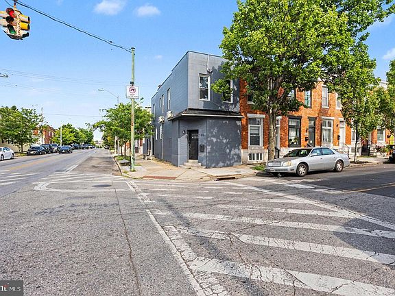 2nd image of 200 N Ellwood Ave