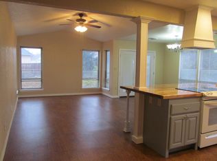 3806 Club Estates Dr, Muskogee, OK 74403