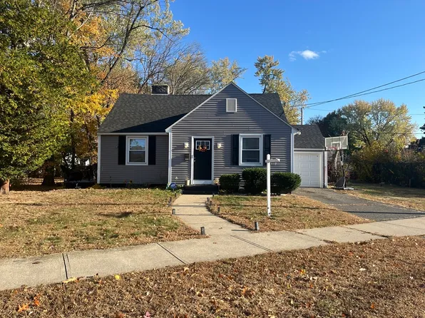 1515 Carew St, Springfield, MA 01104