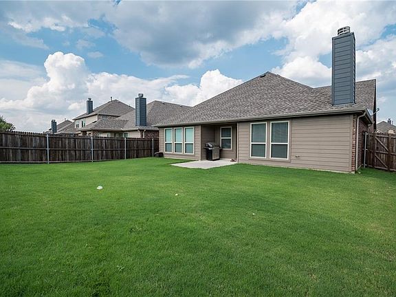 5th image of 232 Cherry Springs Dr